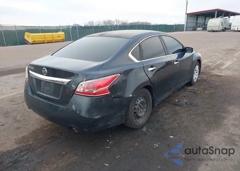 2015 Nissan Altima 2.5 z USA, uszkodzony, nr VIN 1N4AL3AP0FC186631